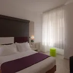 Otel Genius Downtown 3*