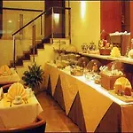 Otel Genius Downtown 3*