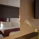 Hotel Genius Downtown 3*