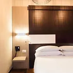 Genius Downtown Hotel