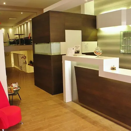Hotel Genius Downtown 3*