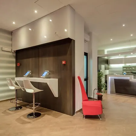 جينيوس داون تاون