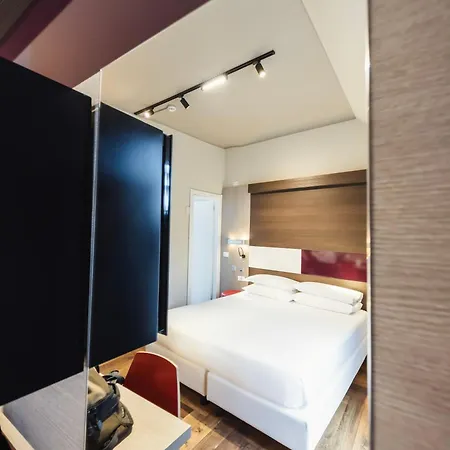 Genius Downtown Hotell 3*