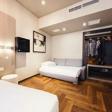 Genius Downtown מלון 3*